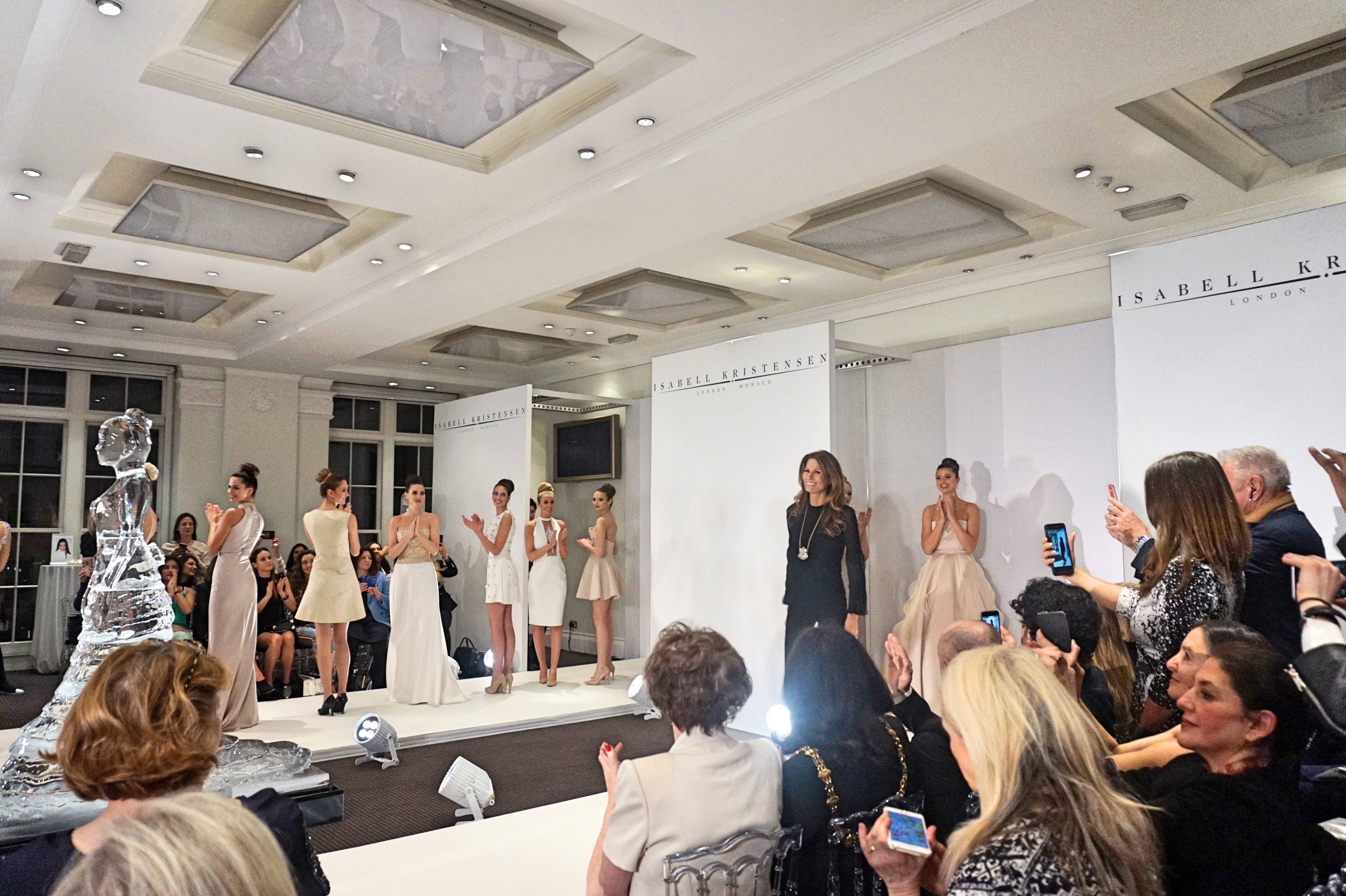 isabell kristensen fashion show - lindsay blogueuse