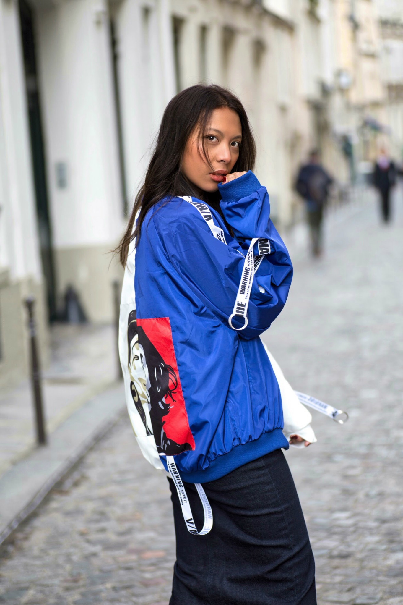 chic look with a bomber jacket - Lindsay blogueuse Paris