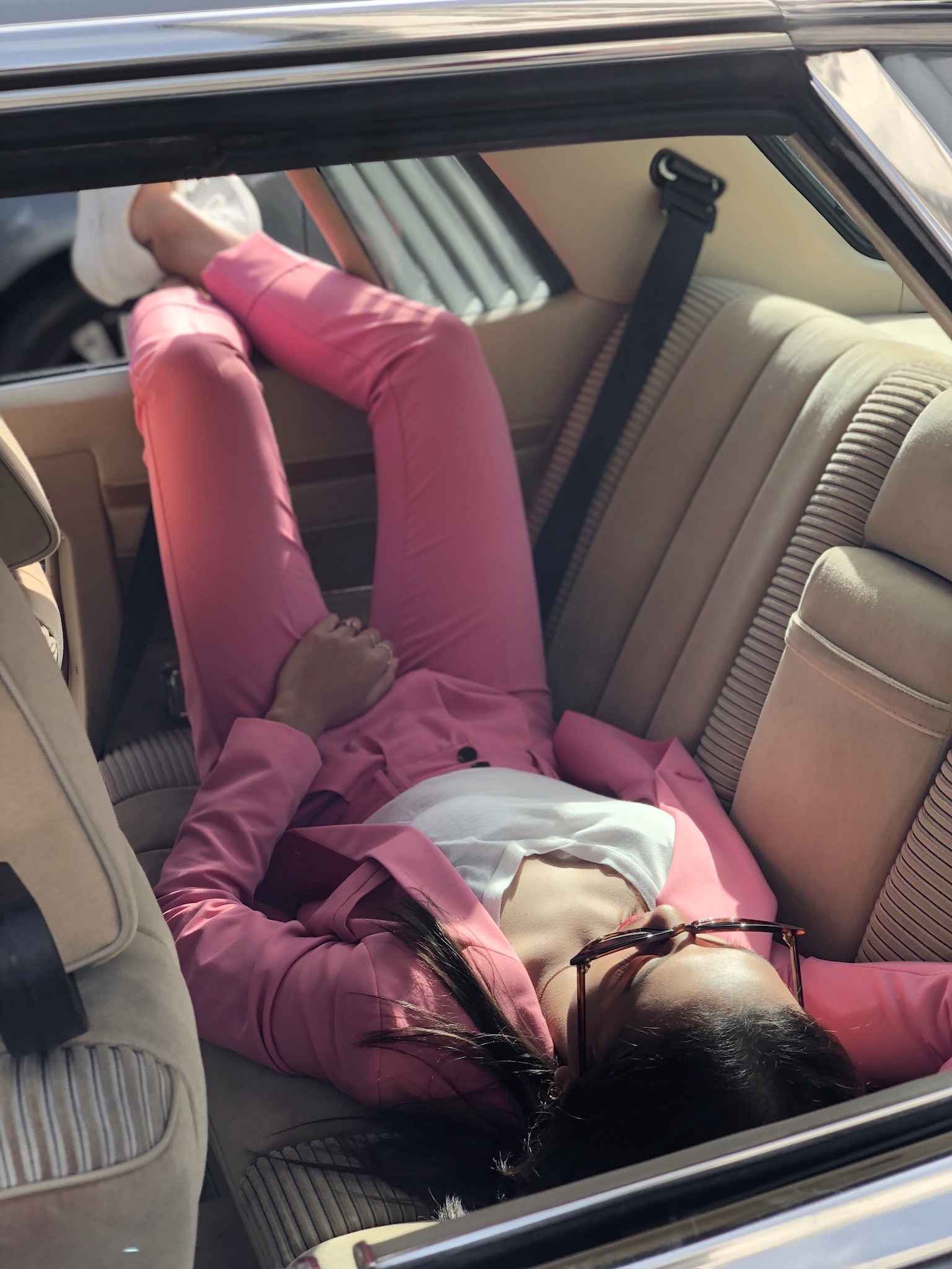 girls in suits - parisian style - Lindsay blogueuse