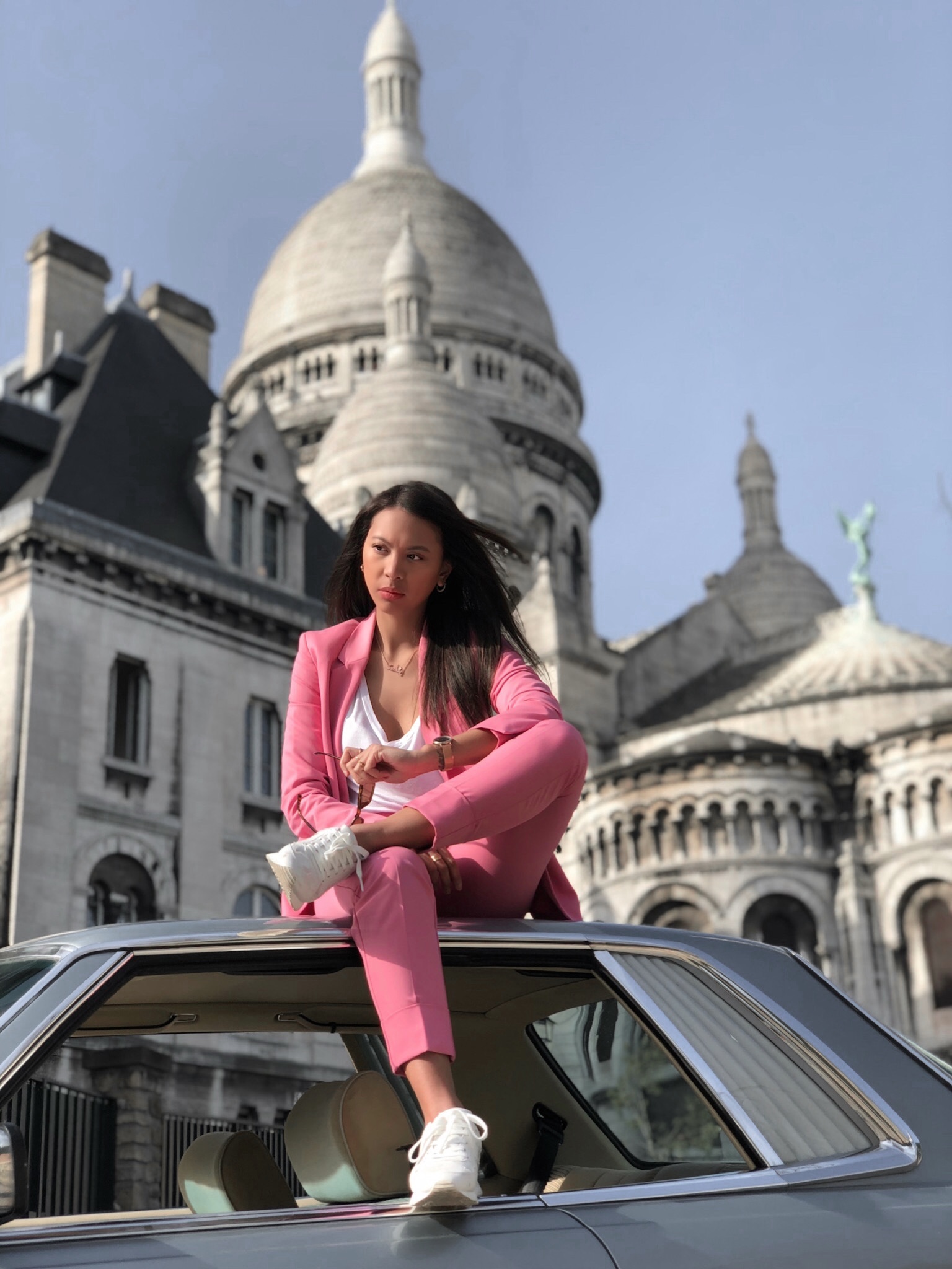 girls in suits - parisian style - Lindsay blogueuse