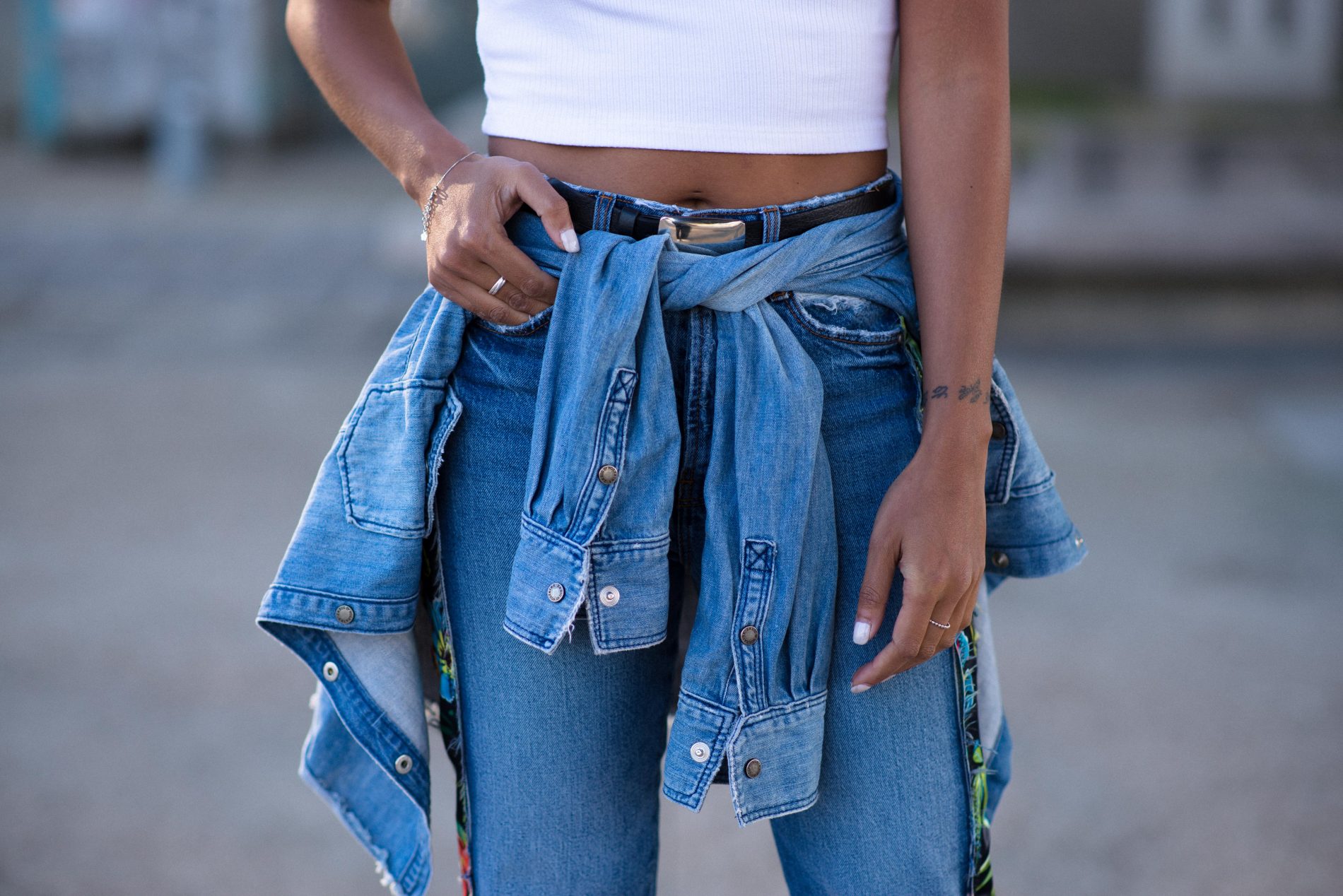 Outfits with flip flops and jeans in summer - how to wear it? | Lindsay ...