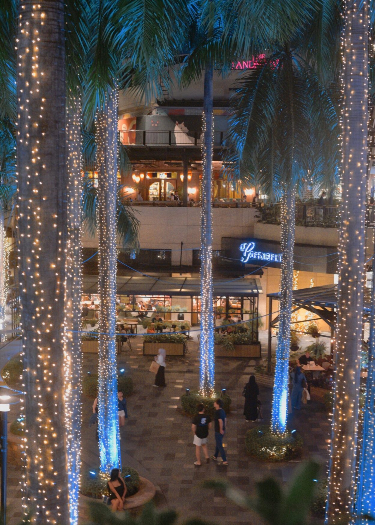 Greenbelt mall by night